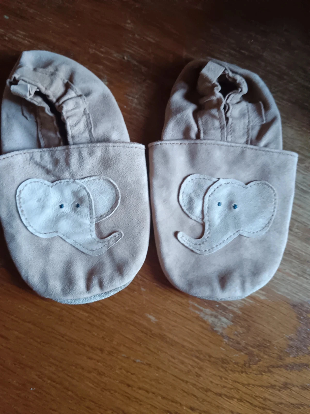 Chaussons cuir tape a l'oeil